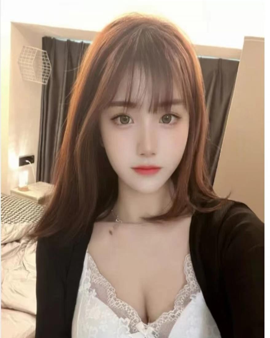 00后粉嫩小骚妹