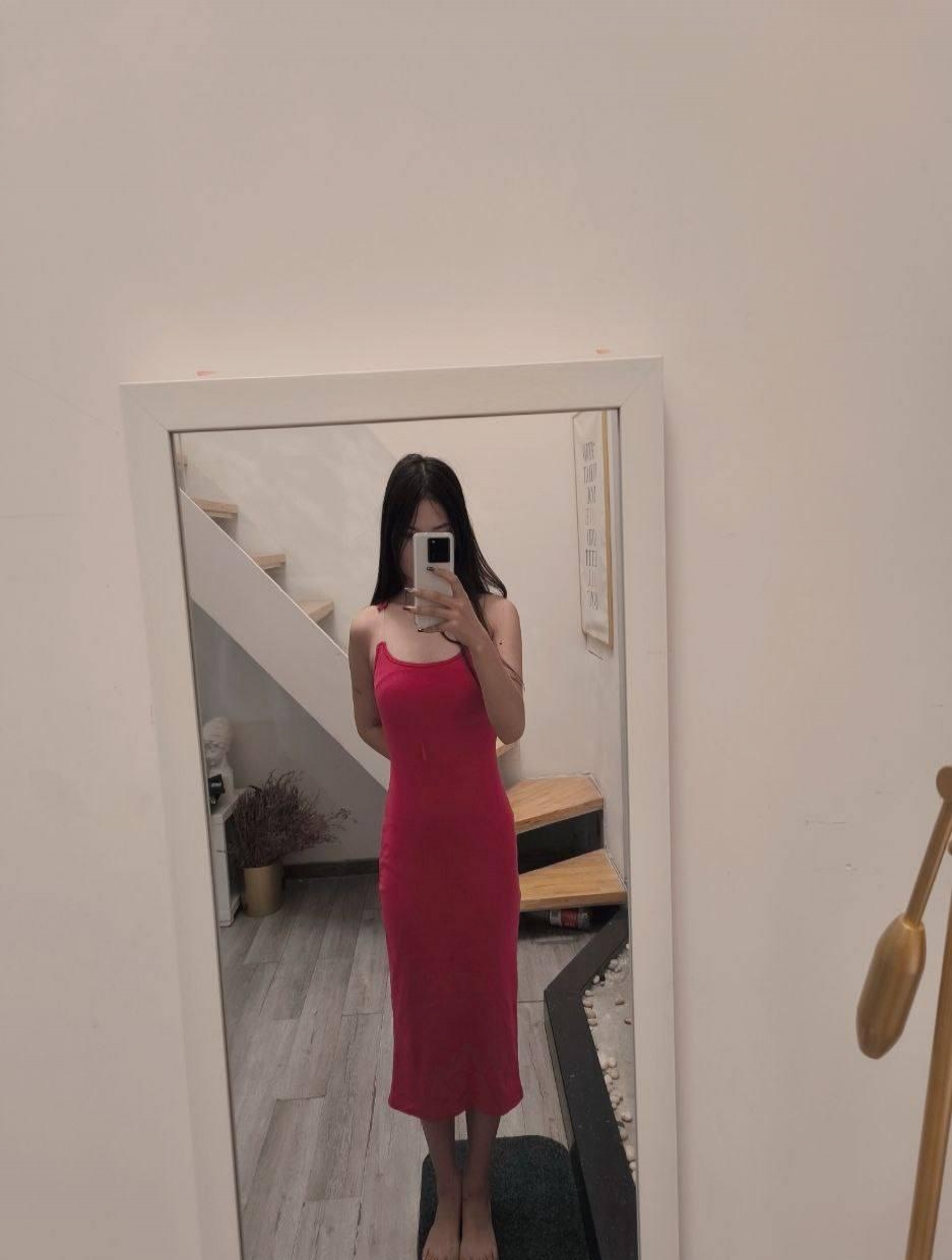 21岁高个子女孩妹子