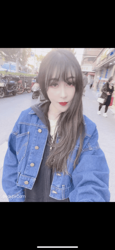 95年白皙小妞