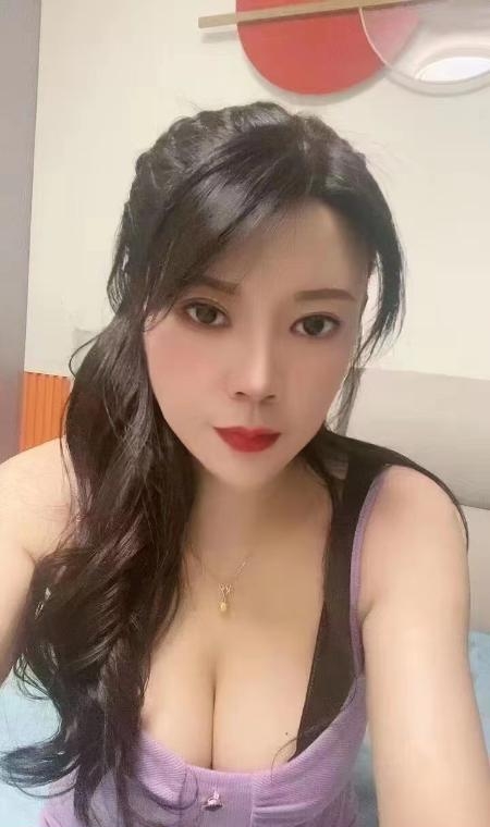 D胸大骚女少妇