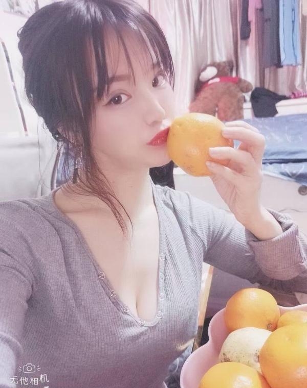 bobo筷子腿小美女