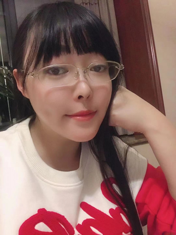 e胸琪琪