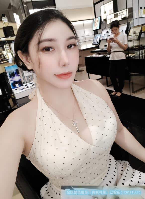sm夹乳肥臀骚货