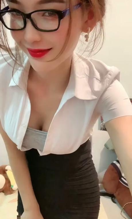 万达大奶妹