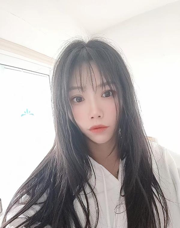 丈八北路地铁口琴儿