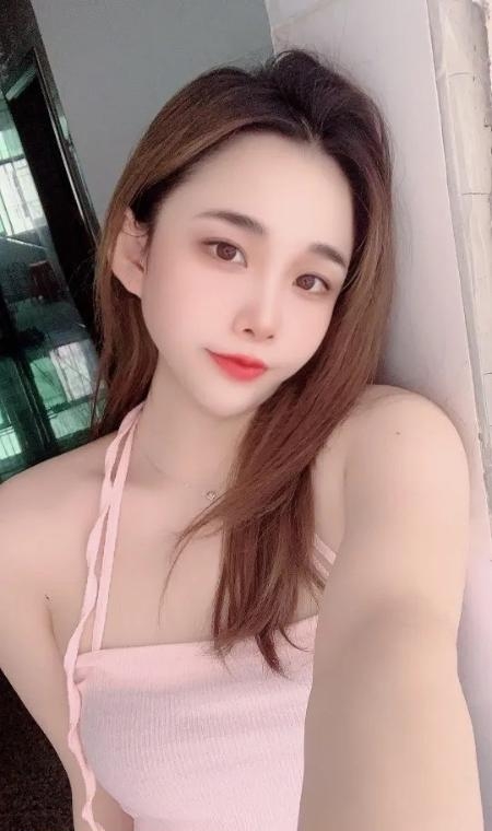 三通小骚货甜甜