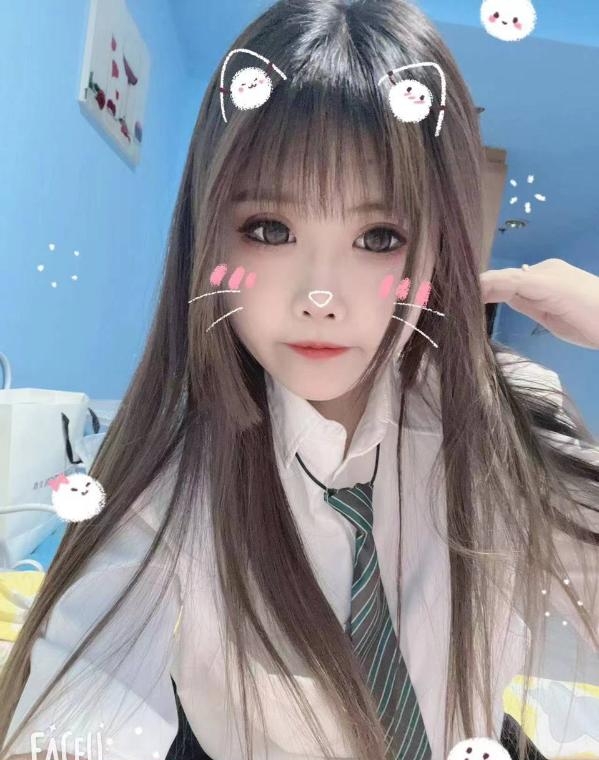 三里屯性感小嫩妹