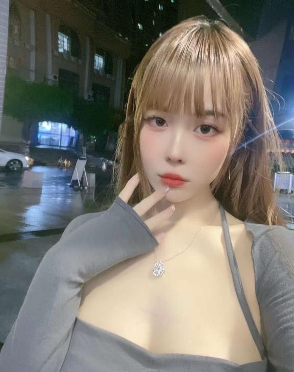 上城小美女鑫鑫