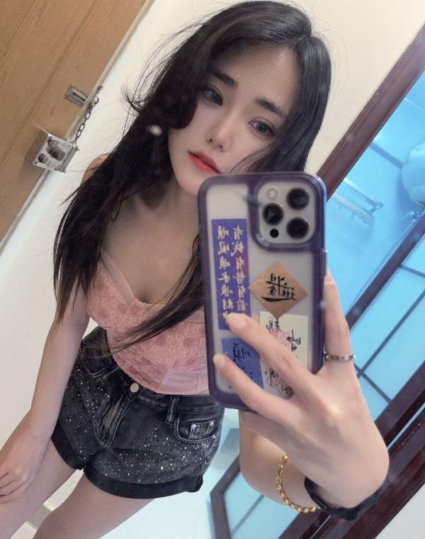 上城漂亮妹子月月