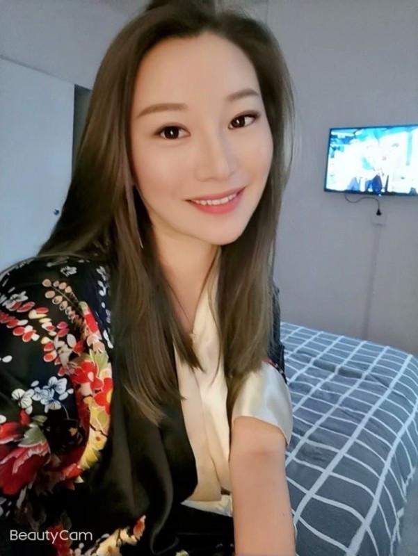 东莞少妇奶大