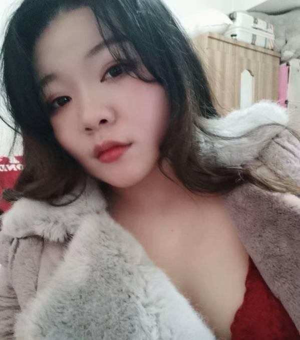 中山世纪广场大奶少妇