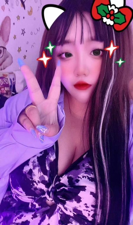 丰满小美女