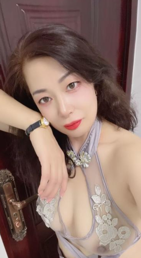 丰满少妇丹妮