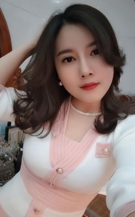 丰满迷人艳妇