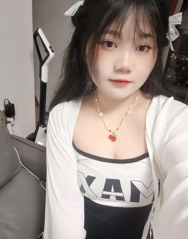 二刷粉嫩小妹