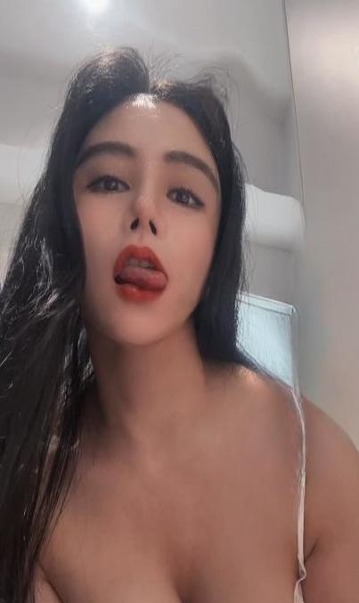 会喷水的小姐姐