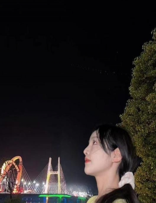 体育场知恩