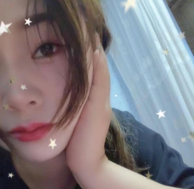 健身小姐姐依依