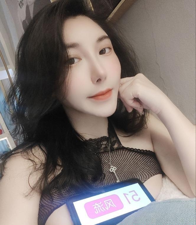 健身美女教练
