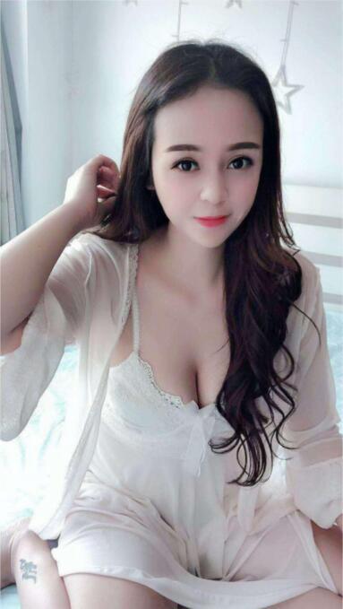 偶尔接客的熟女骚妇