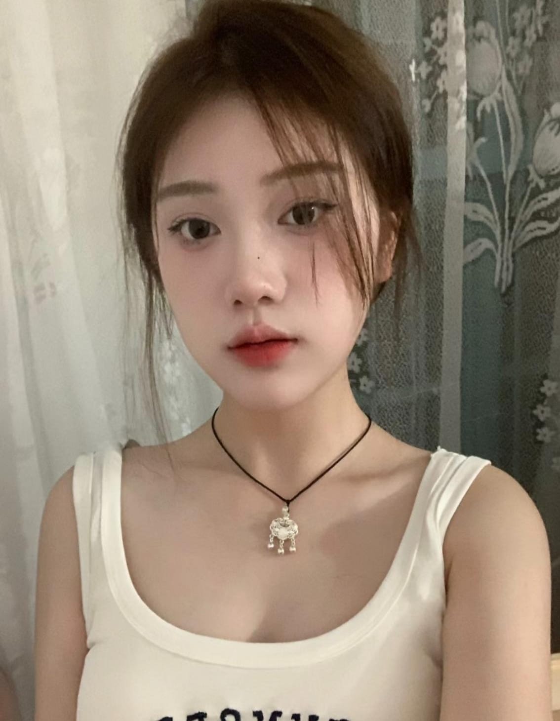 兼职可内射馒头逼会喷水极品炮架子