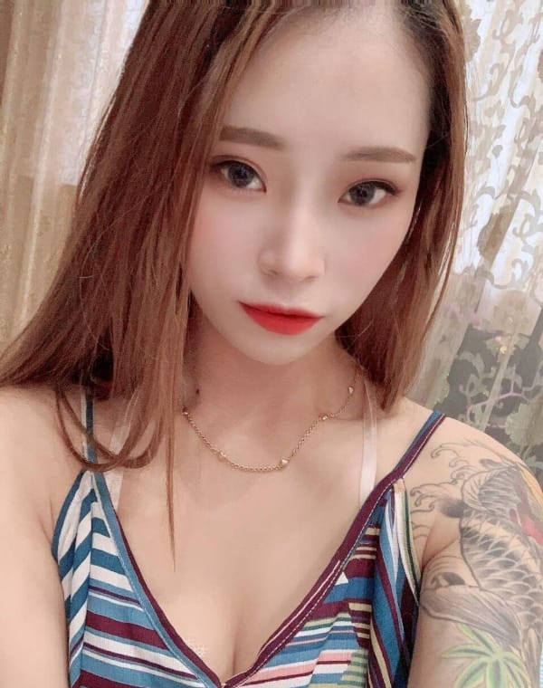出击长腿黑丝妹