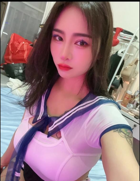 制服诱惑大胸媚娘