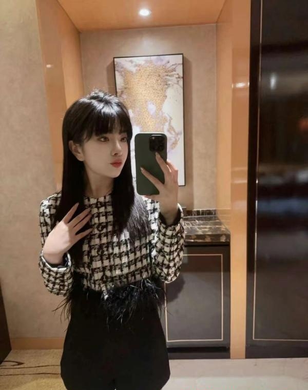 南京年轻靓丽妹子