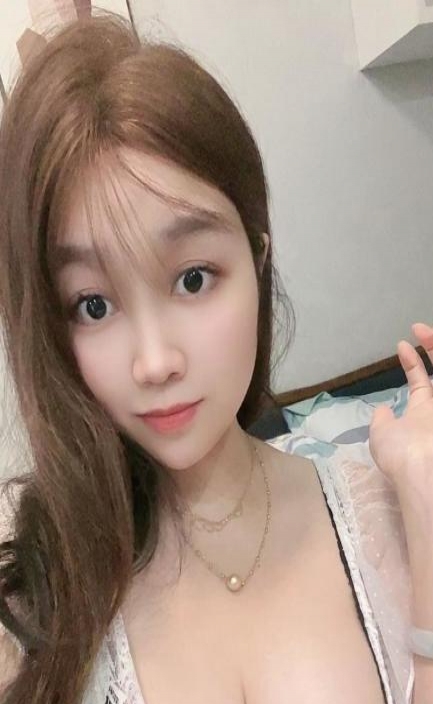 南山西丽允儿