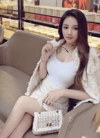 南海万达广场长腿美眉小优