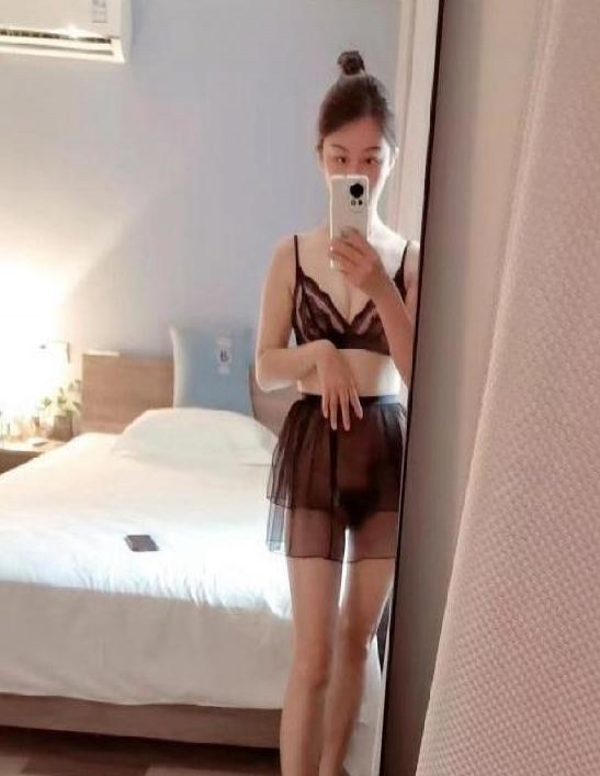 南门性感大长腿小星