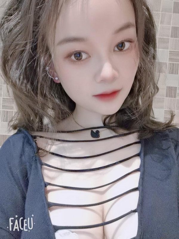 口爆小美女
