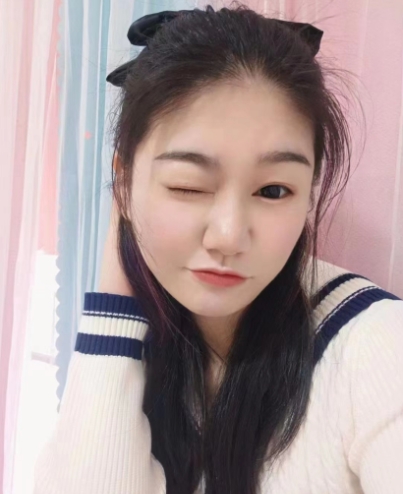 合肥练瑜伽的女孩