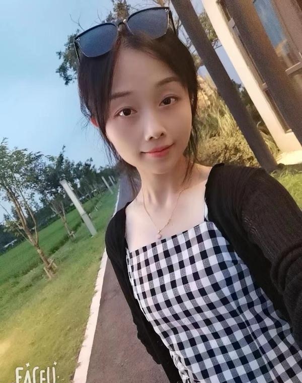 嘉兴刚入行的妹子