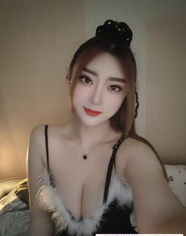 回归的性感美少妇青宝