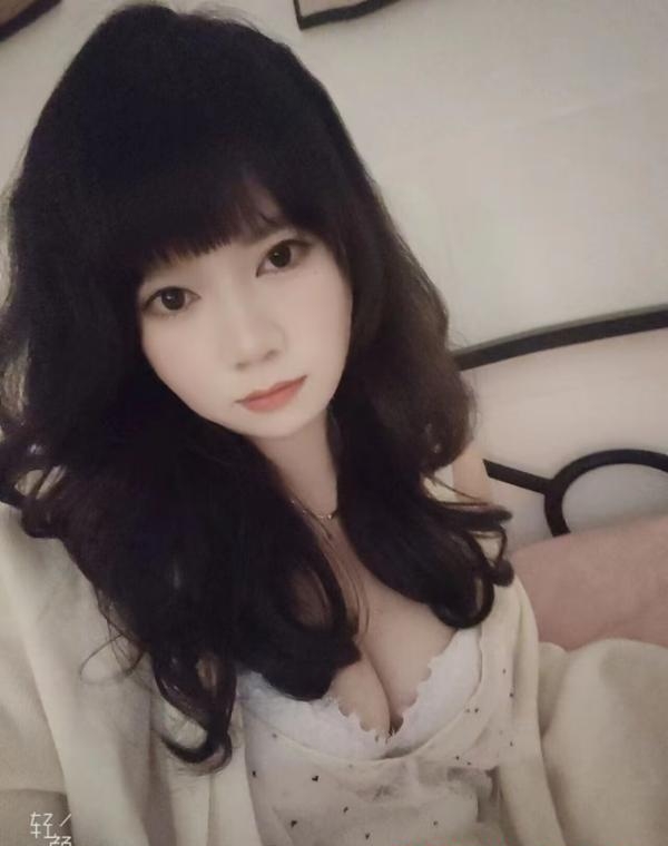 坪洲大胸妹小雪