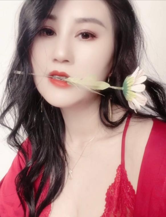 城西妩媚娘