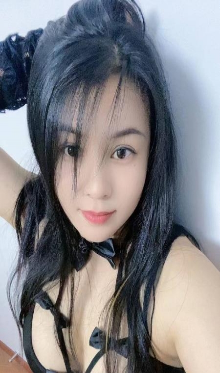 外表清纯内心发骚的嫩货