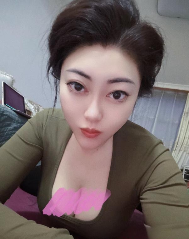 大奶李包子