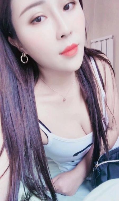 大奶熟女小秋
