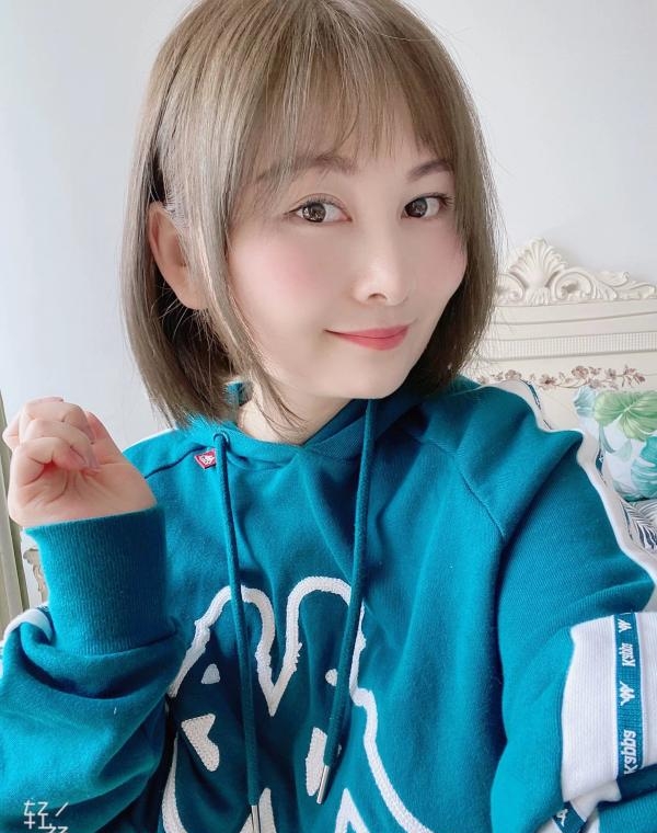 大奶燕子