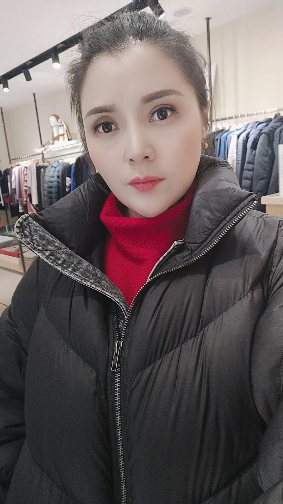 大奶瑜伽少妇