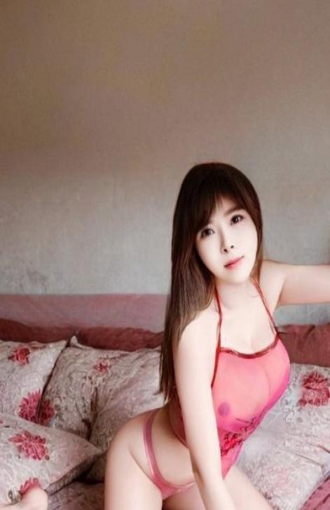 大奶翘臀美女