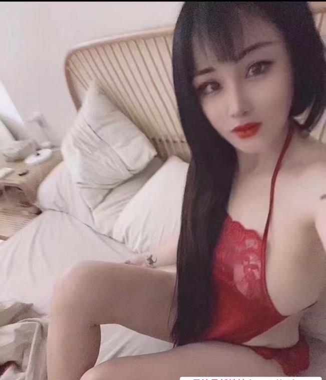 大胸勾人少妇