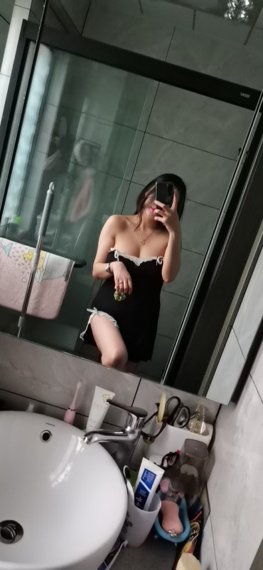 大胸小姐姐