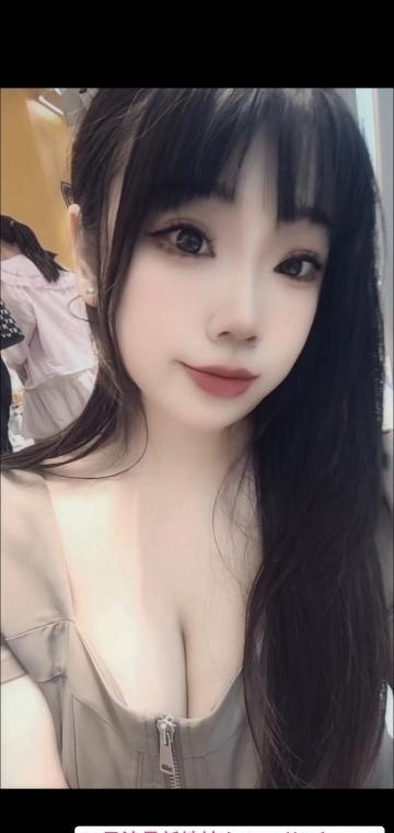 大胸樱桃