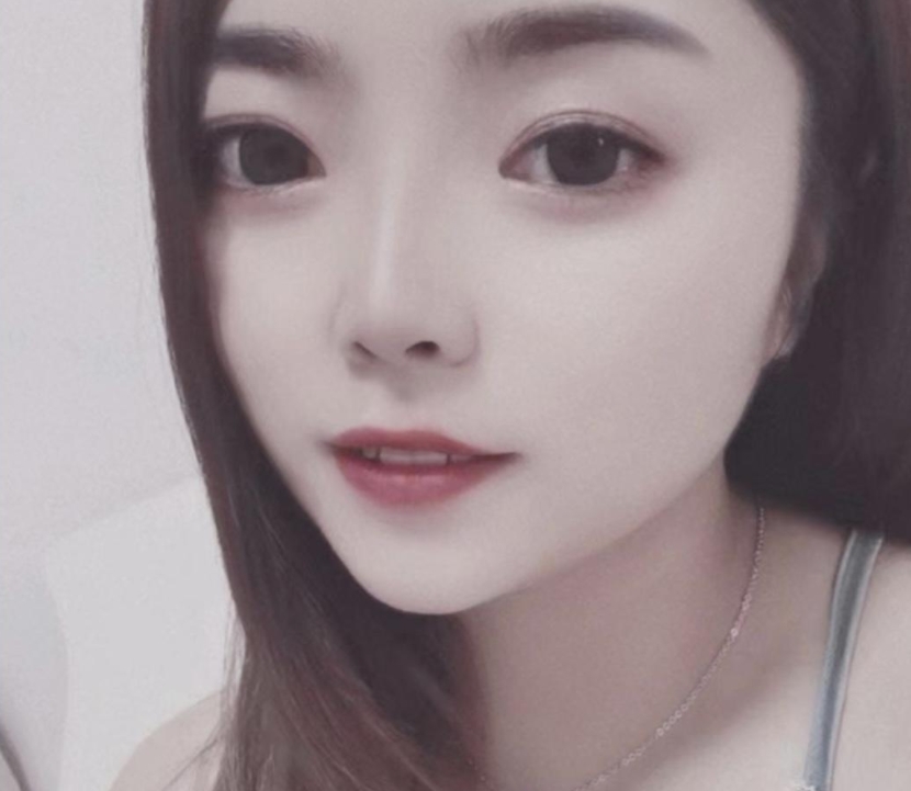大胸美女