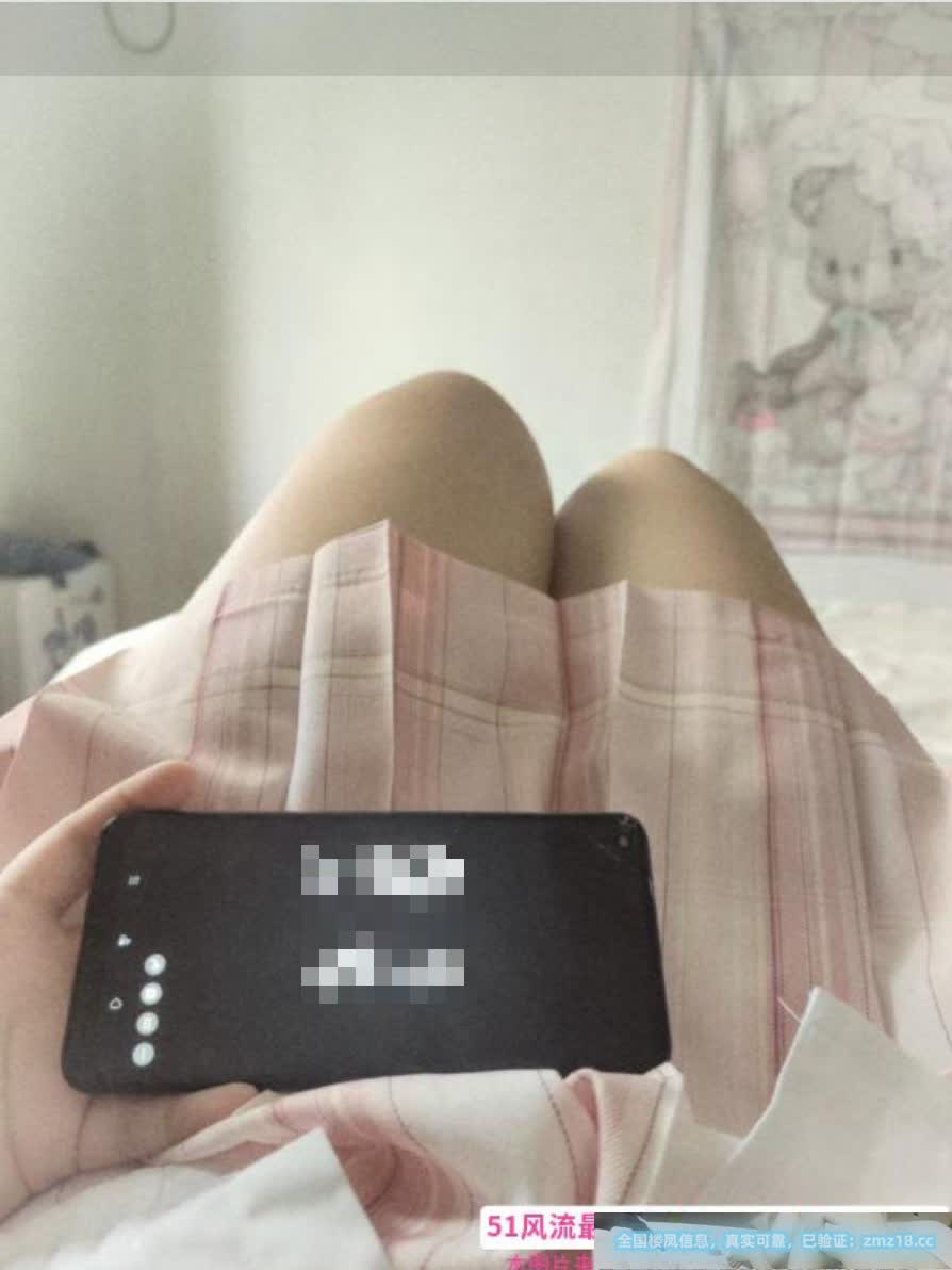 大臀嫩妹爽歪歪