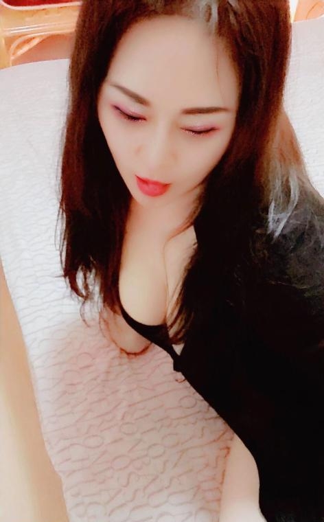 大车灯倒立口一字啪