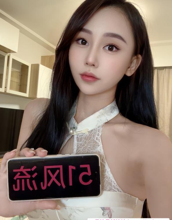 天河腿长肤白小姐姐